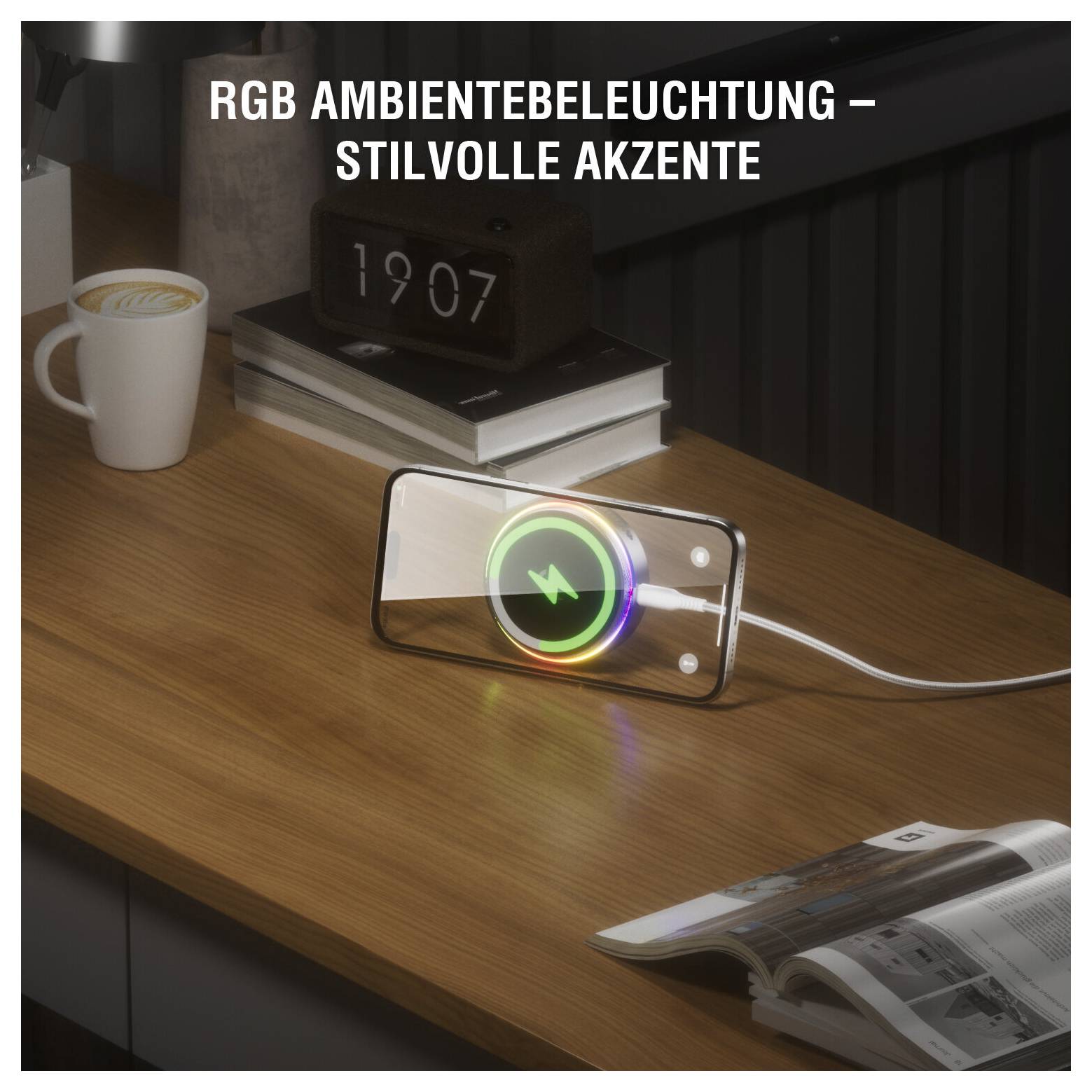 Smartphone bezdrátově se nabíjí na dřevěném stole s RGB ambientním osvětlením; německý text zní „RGB AMBIENTEBELEUCHTUNG – STILVOLLE AKZENTE".