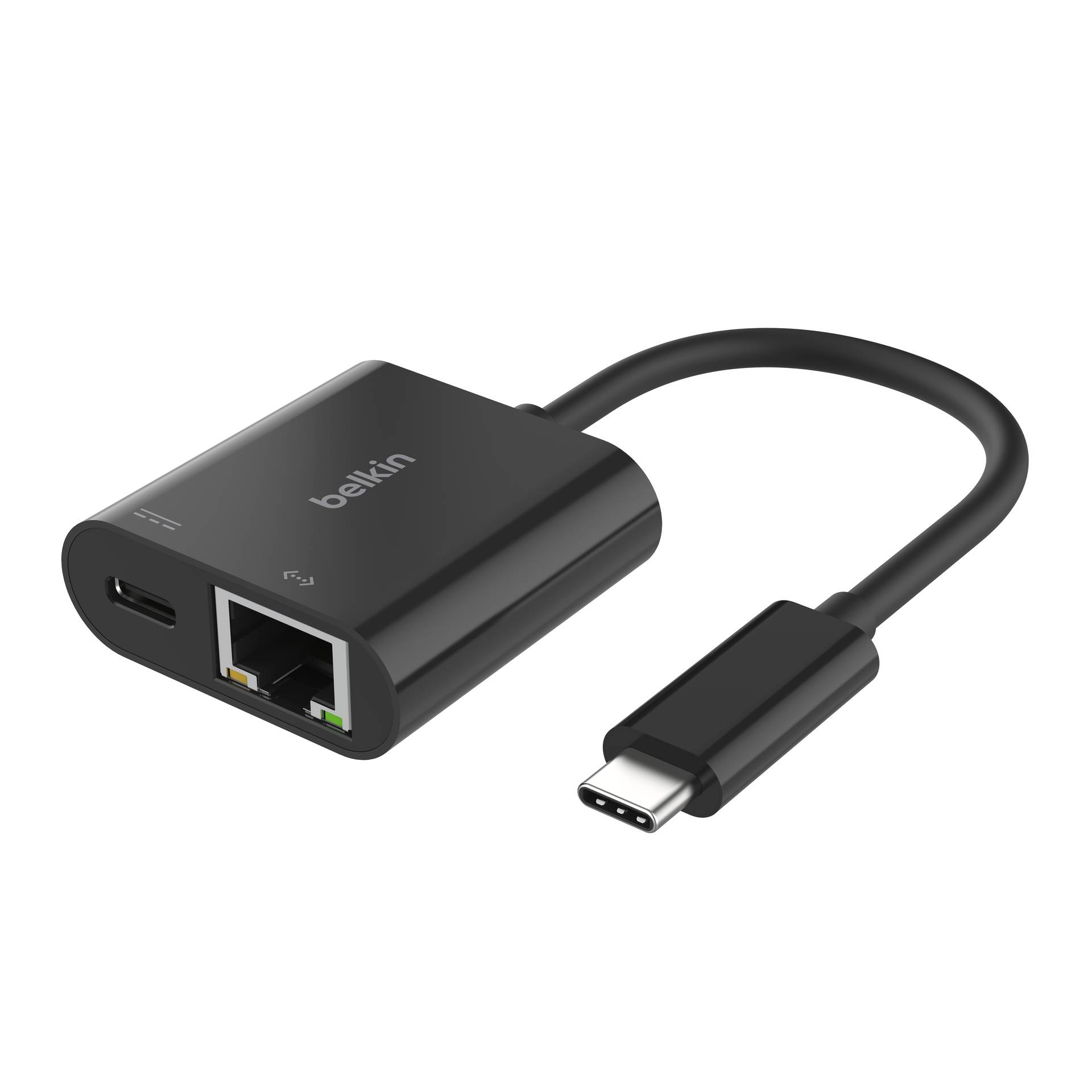 Černý adaptér Belkin USB-C s konektorem USB-C, portem USB-A a portem Ethernet na krátké kábelu.
