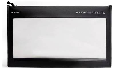 Pouzdro filtru fotoaparátu Black Moment s velkým průhledným předním oknem a štítkem velikosti vytištěným podél horní části.