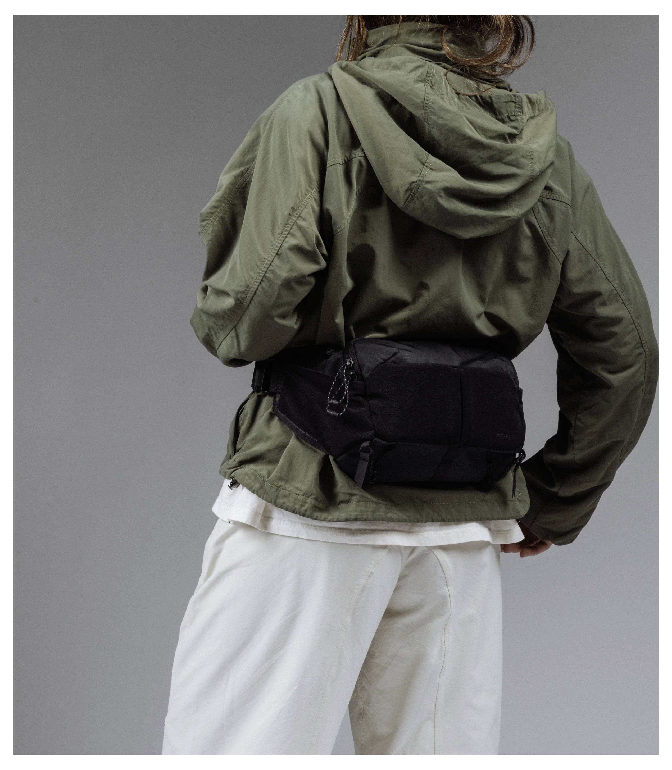 Moment Moment Fast & Light Slate Sling 4L black brašna na kameru vodotěsné-5