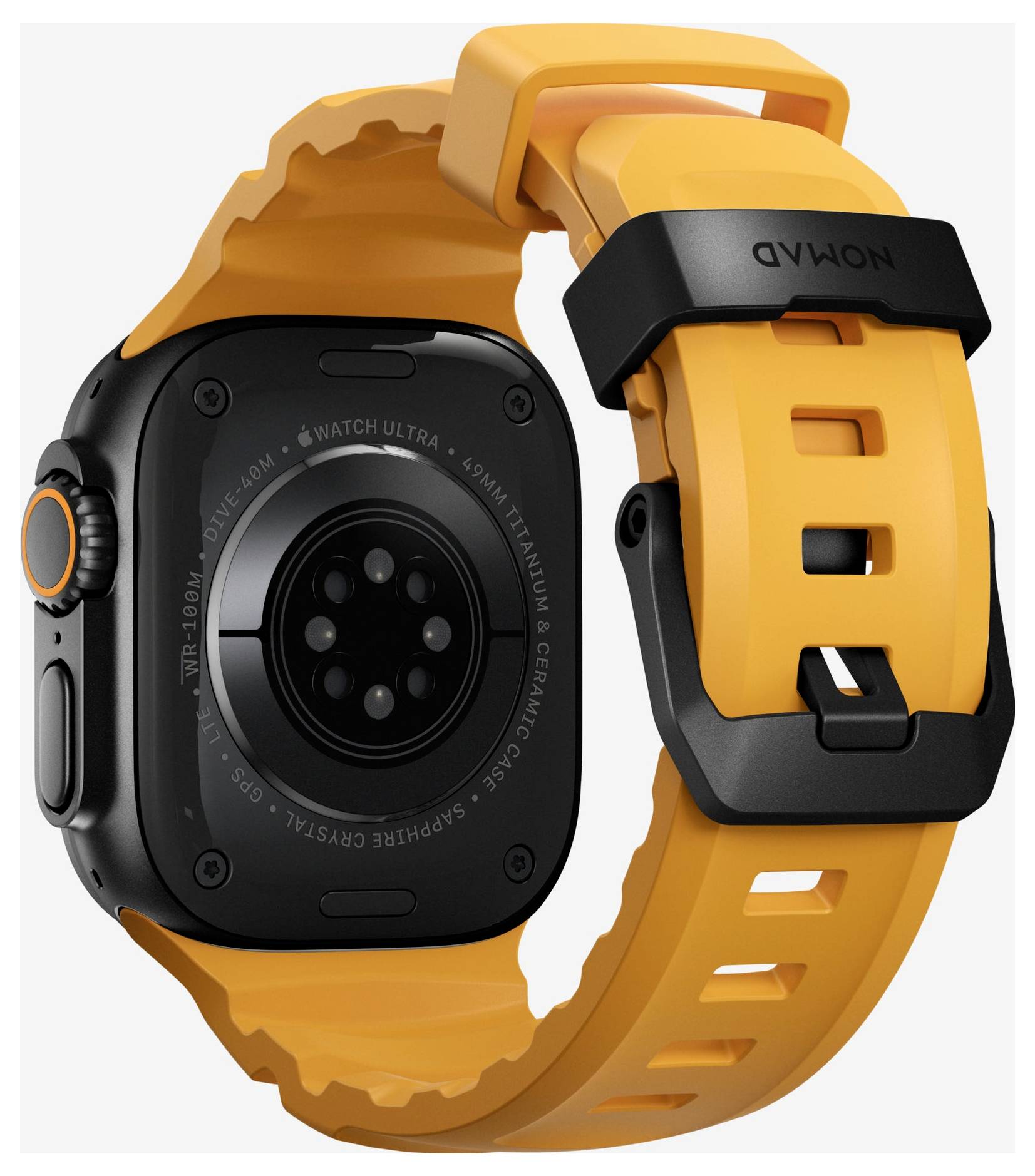 Oranžovo-černé Apple Watch Ultra zobrazené zezadu, zvýrazňující odolný kryt, oranžový pásek a kruhové pole senzorů.