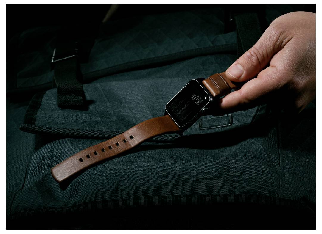 Nomad Modern Lthr. Brown Connect. Poutko na zápěstí hnědá-12