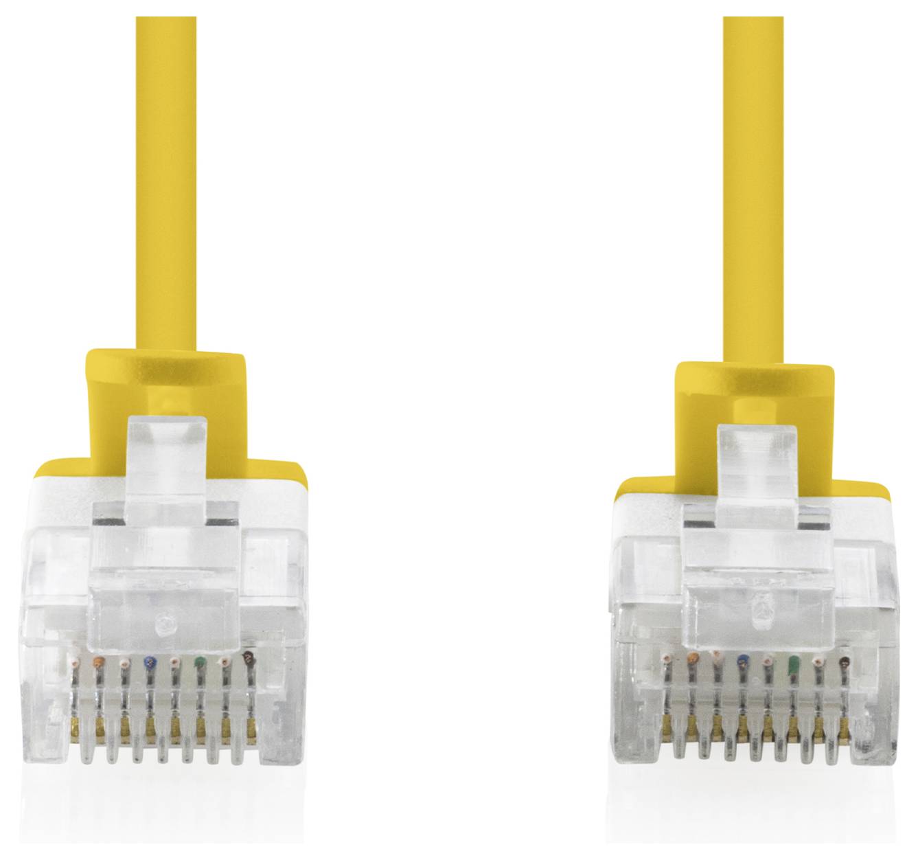 Dva žluté konektory ethernetového kabelu zobrazené vedle sebe na bílém pozadí.