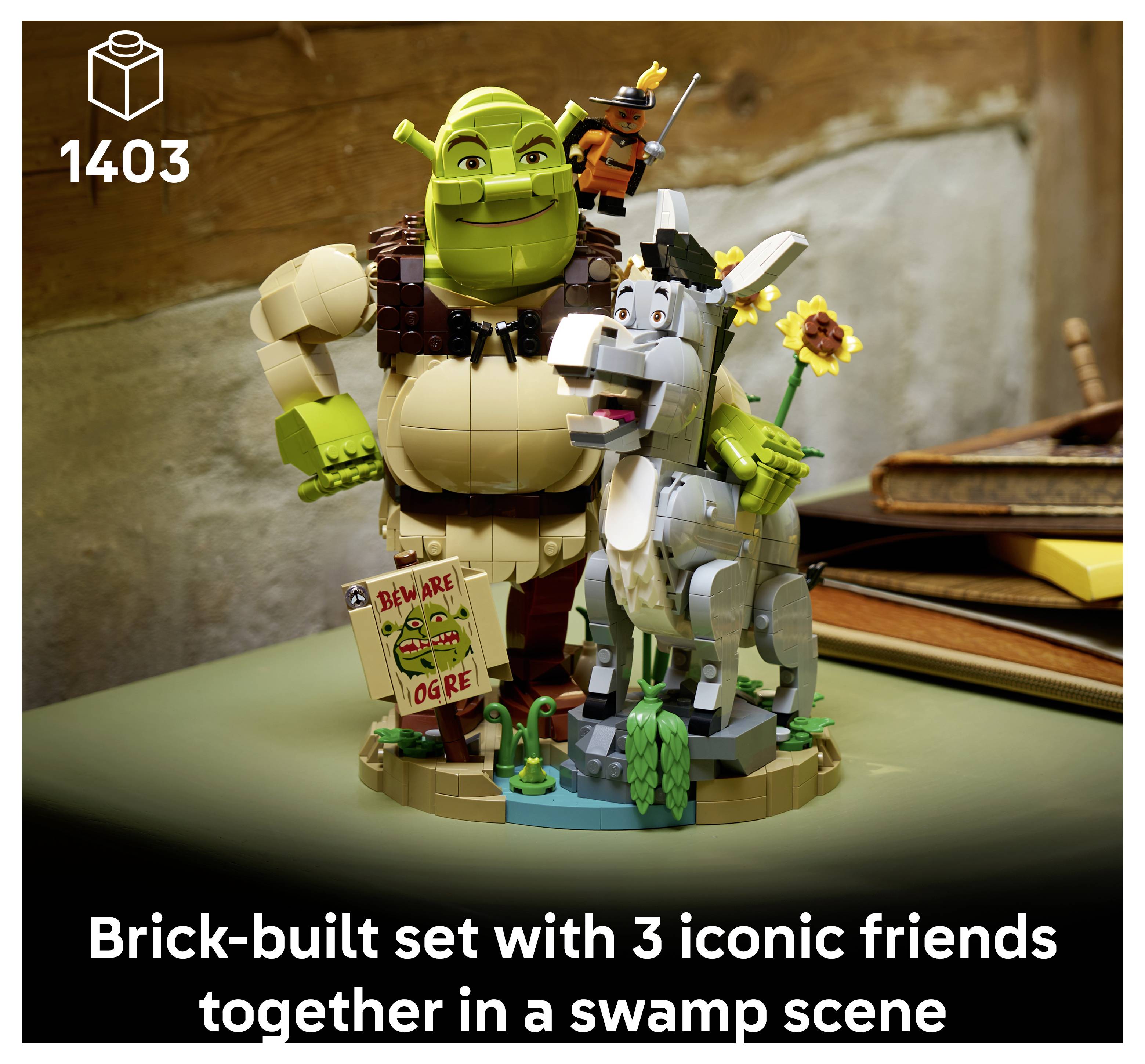 LEGO sada 1403 zobrazující Shreka a Osla v bažinné scéně se značkou s textem "Pozor na obra".