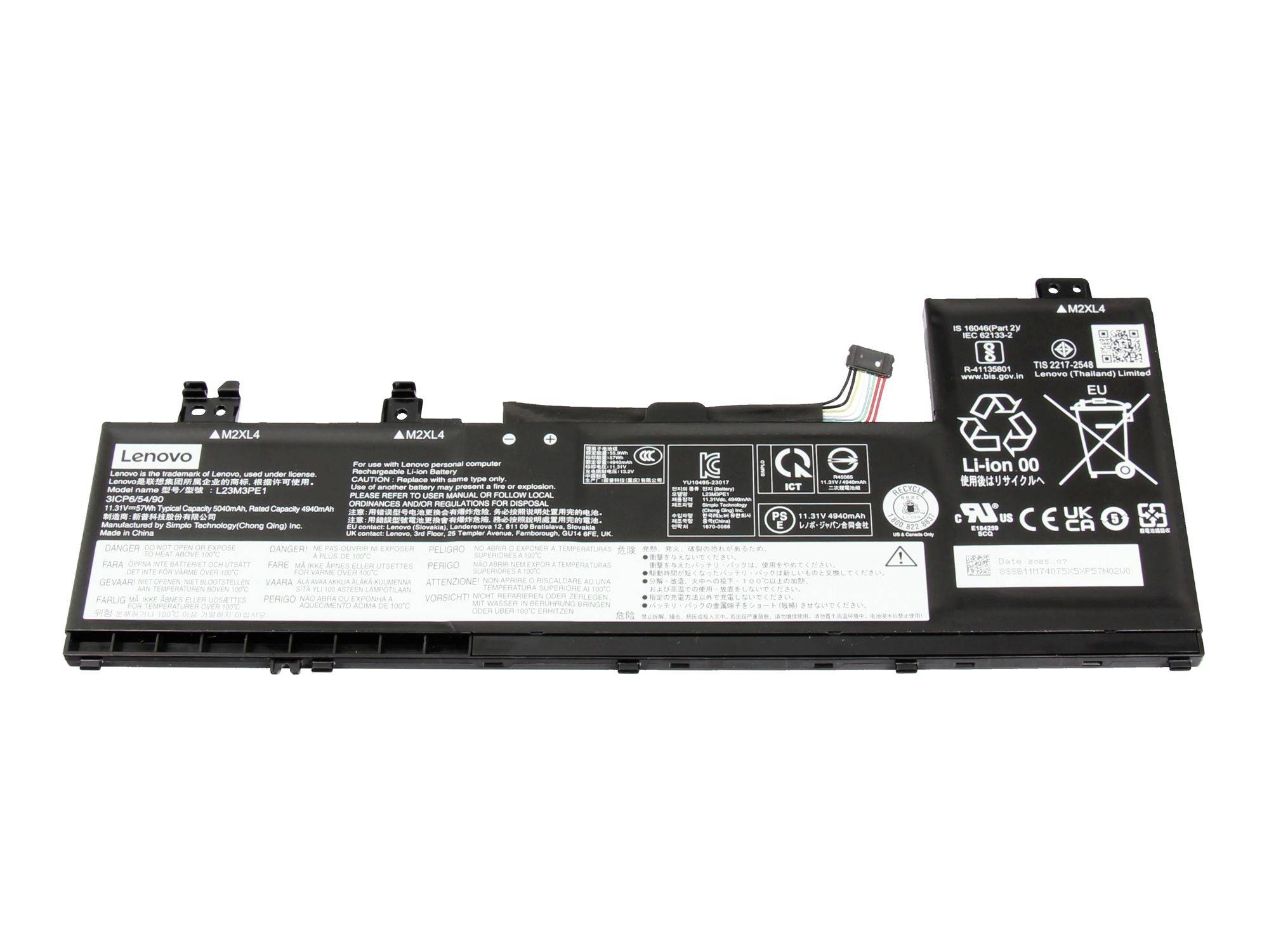 Bateriový balík notebooku Lenovo se štítkem a konektorem na bílém pozadí.