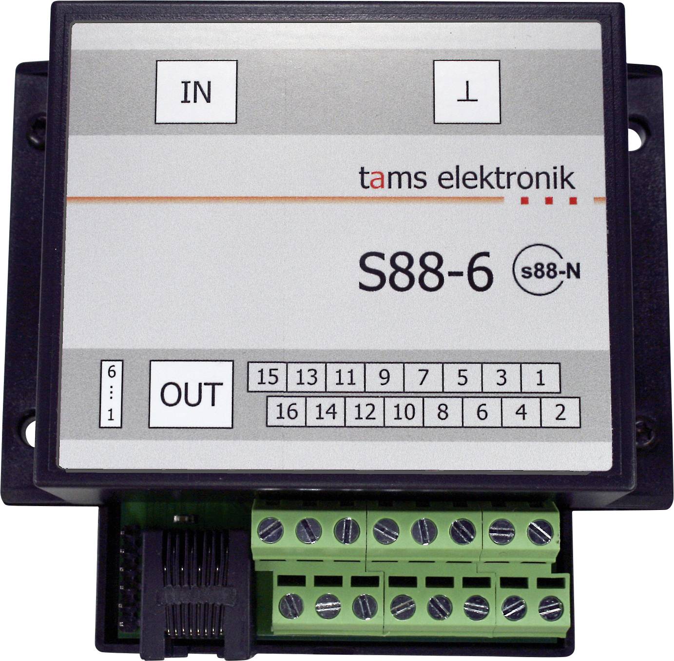 Tams Elektronik S88-6 modul rozhraní S88-N se štítky IN a OUT, očíslovanými svorkovnicemi a zelenými šroubovacími konektory na spodní straně.