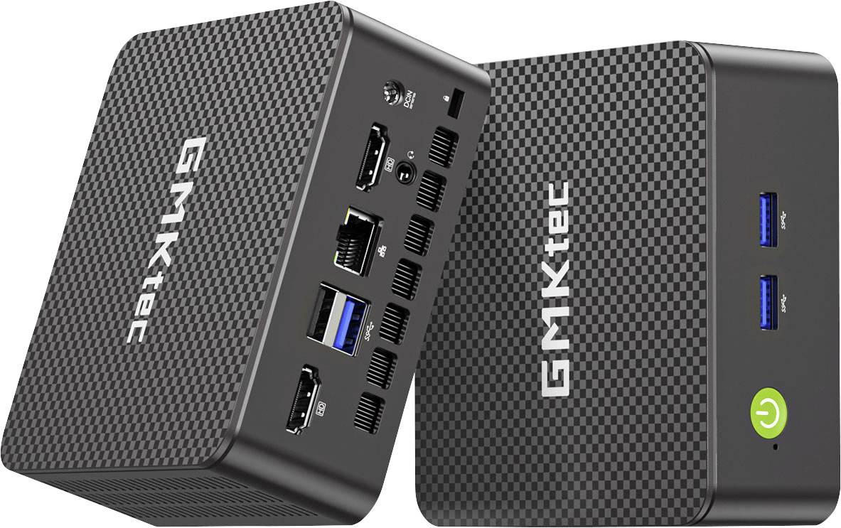 Dva mini počítače GMKtec zobrazené s kostkovanými černými pouzdry, přičemž jsou viditelné porty USB, Ethernet, audio a tlačítko napájení.