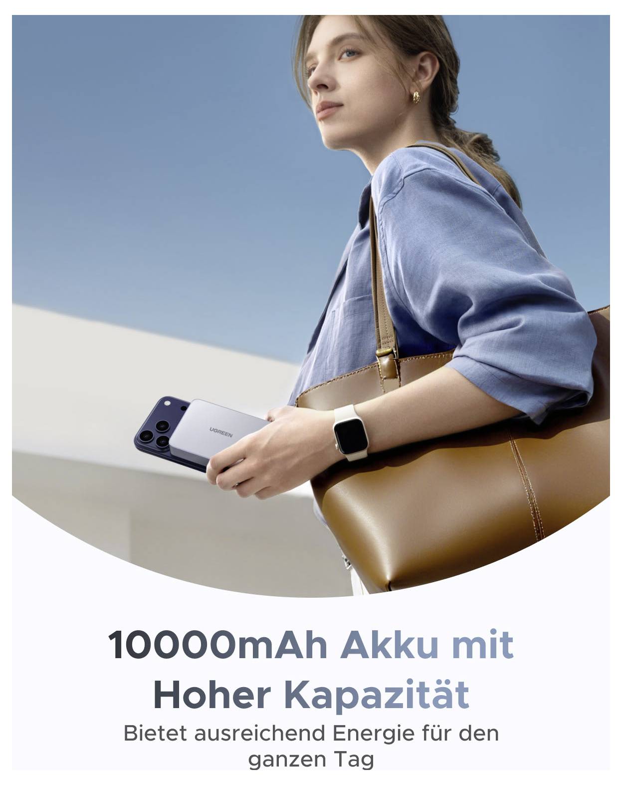 Žena nešící Samsung smartphone a hnědou tašku; německý text reklamy říká „10000mAh Baterie s vysokou kapacitou" a „Poskytuje dostatečnou energii na celý den".
