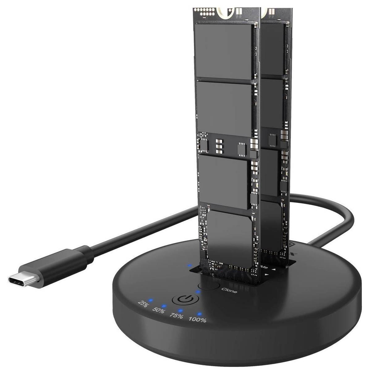 Dvě M.2 SSD zasunuté do vertikálního dokovacího stojanu s USB-C na kulaté černé podstavě s modrými LED indikátory nabíjení.