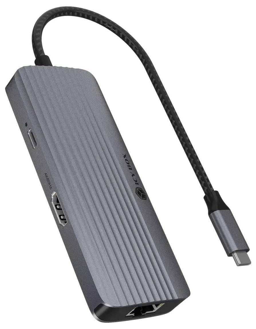 Šedý USB-C multiportový adaptér s tkáným kabelem a průchozími porty zobrazený na bílém pozadí.