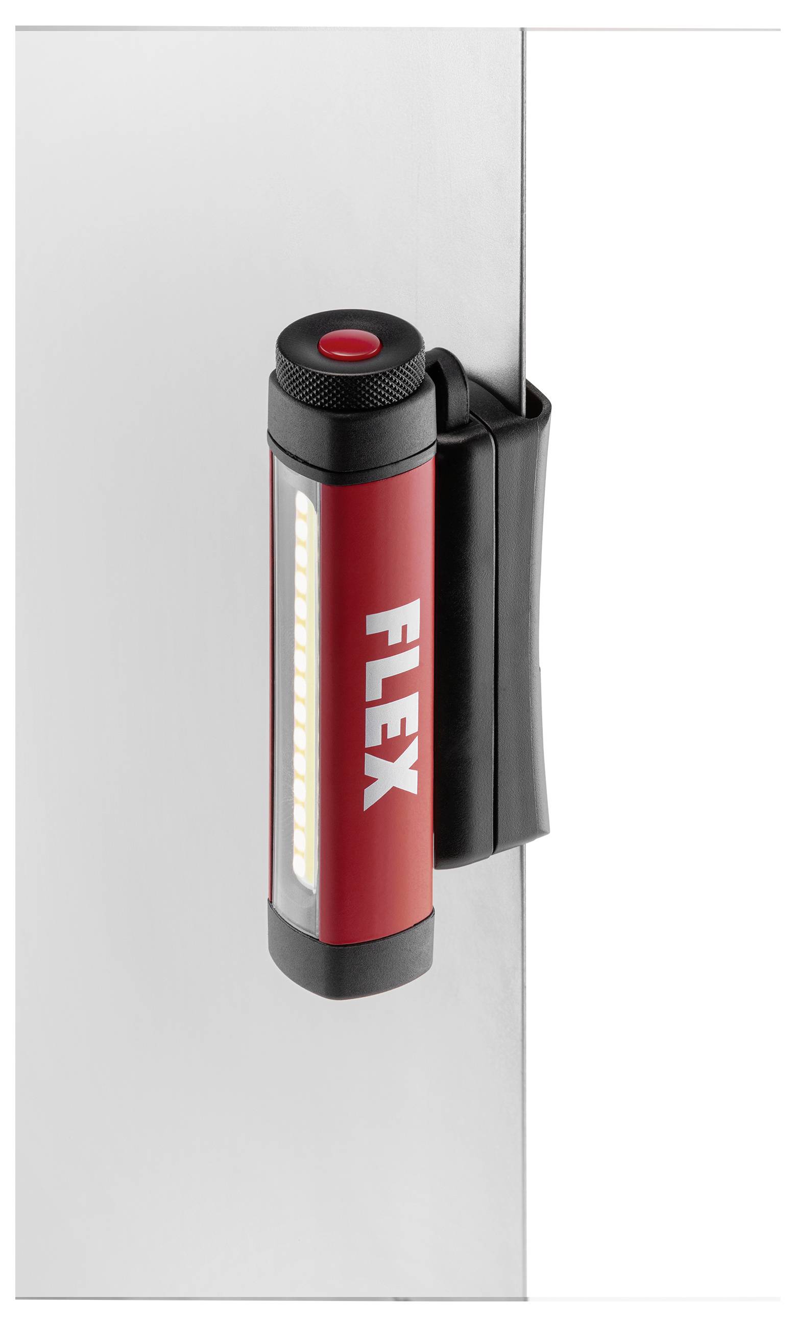 Červené pracovní světlo FLEX LED upevněné klipem na kovový panel, s červeným tlačítkem napájení na horní straně.