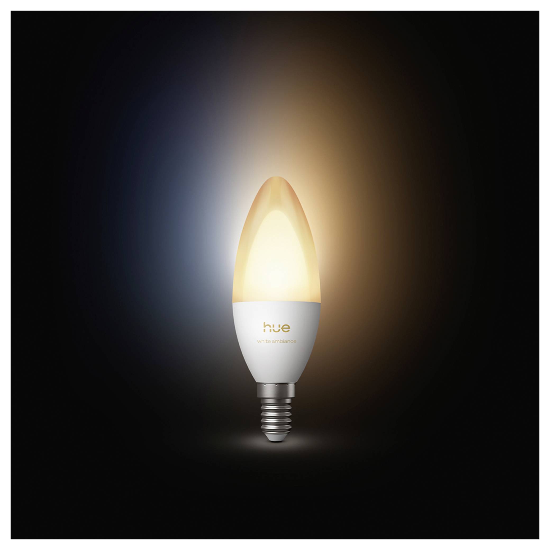 Zářící chytré světelné těleso ve stylu Philips Hue na tmavém pozadí, vyzařující teplou bílou barvu se měkkým halo efektem.