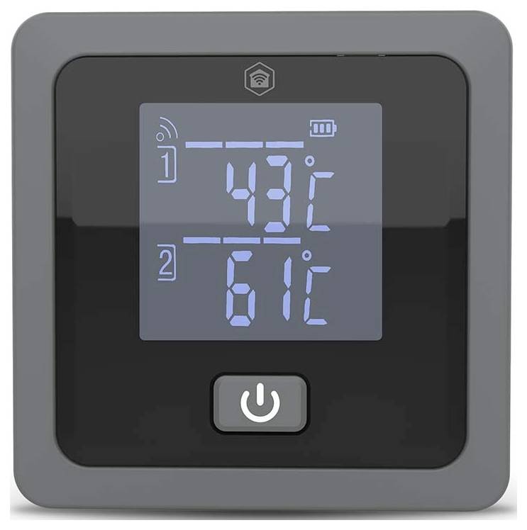 Digitální teploměr zobrazující dvě teploty: 43°C pro sondu 1 a 61°C pro sondu 2, s tlačítkem napájení níže.