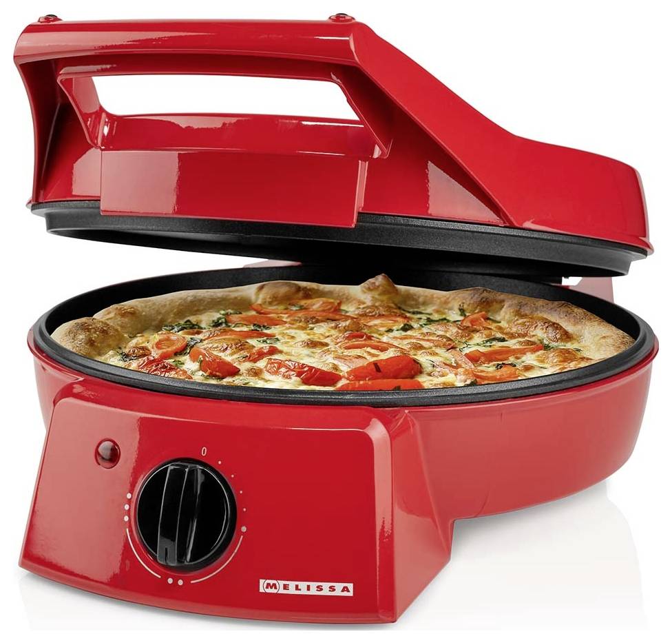 Červená kuchyňská pracovní deska pizzová pec s otevřeným víkem, která zobrazuje upečenou pizzu uvnitř a přední ovládací knoflík regulace teploty.