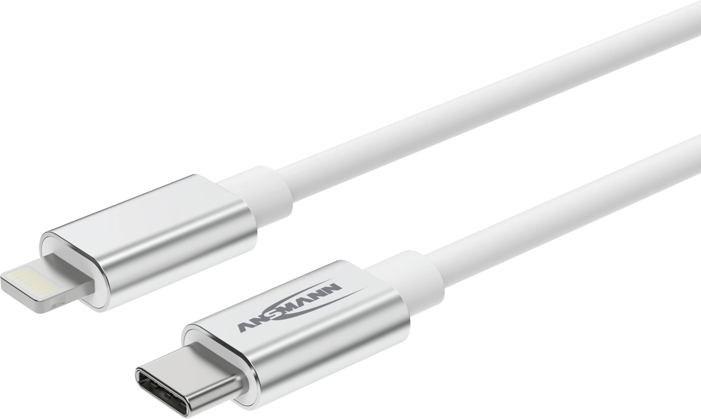 Detailní snímek bílého nabíjecího kabelu s konektorem USB-C na jednom konci a konektorem Lightning na druhém konci.
