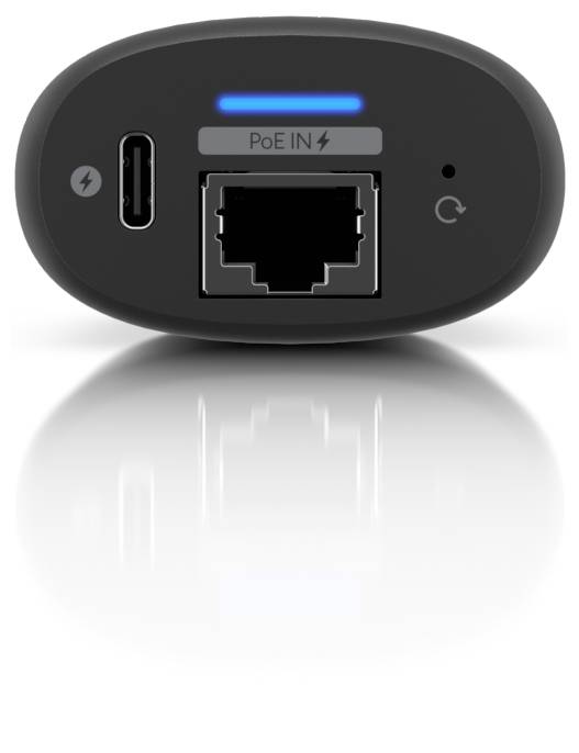 Přední pohled na malé síťové zařízení zobrazující port USB-C, síťovou zásuvku označenou „PoE IN", indikátor stavu a ikony napájení/resetování.