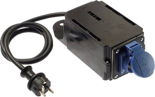 Přenosná černá jednotka elektrického napájení s připojeným kabelem a zástrčkou, vybavená modrým průmyslovým zásuvkou na přední straně.