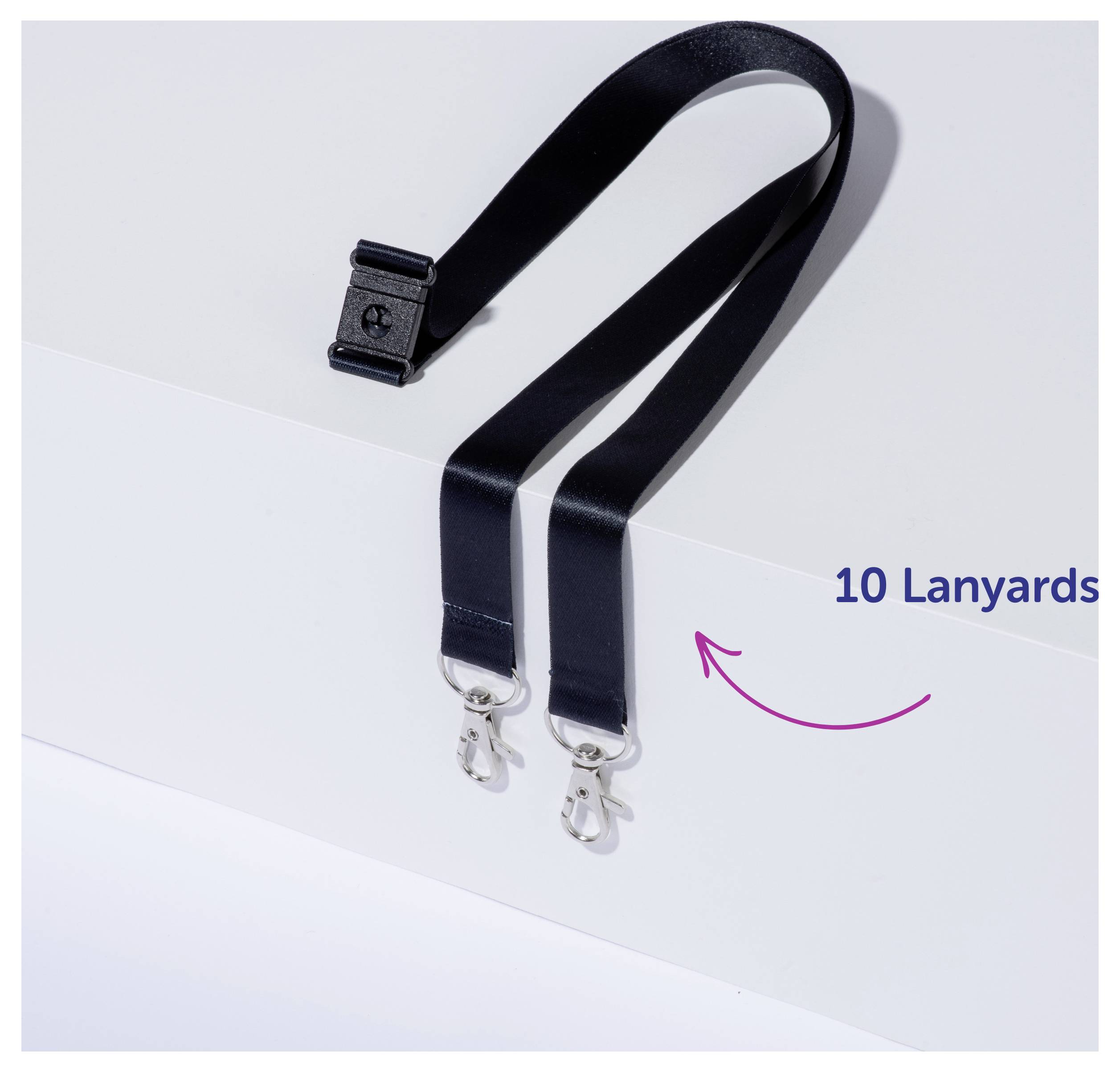 Dva černé trakařs s kovovými karabinami; text "10 Lanyards" upozorňuje na sadu deseti klíčenek.