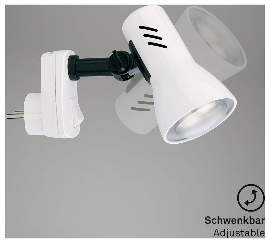 Bílý nastavitelný nástěnnýspot upevněný na zástrčkové základně, naklonený dolů; štítek říká „Schwenkbar" a „Adjustable".