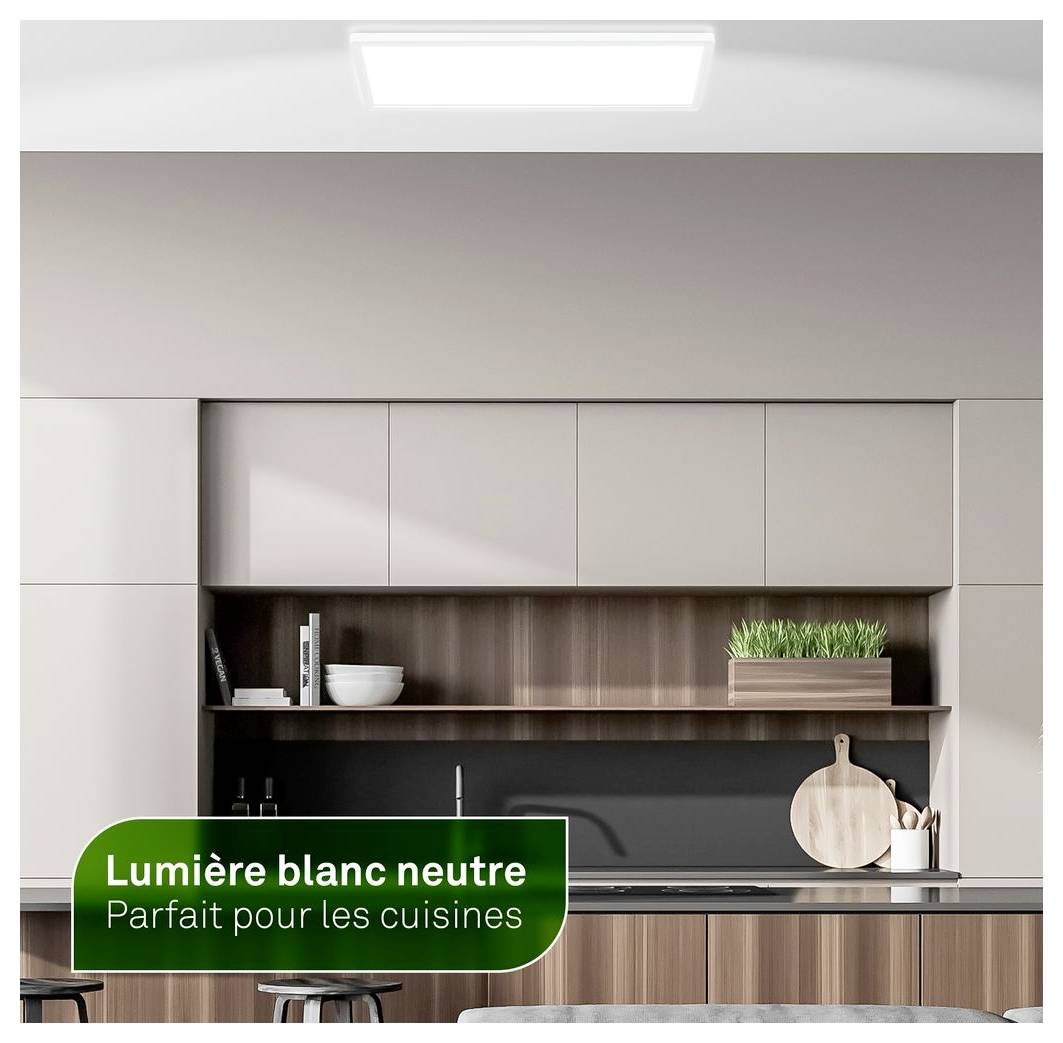 Moderní kuchyňský interiér se skříňkami a ostrůvkem, překrytý zeleným štítkem s textem "Lumière blanc neutre" a "Parfait pour les cuisines".