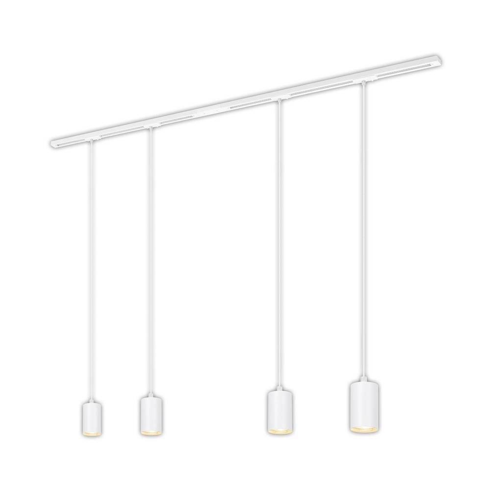 Minimalistická bílá kolejnicová svítidla se čtyřmi závěsnými válcovitými přívěsnými svítidly na dlouhé nakloněné lište.