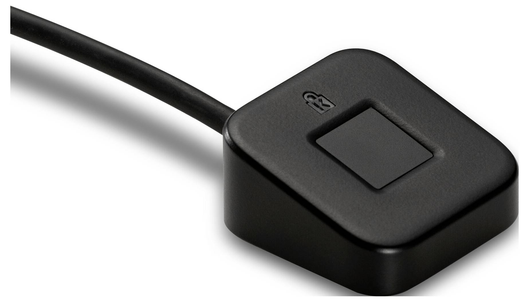 Černá čtečka otisků prstů USB s připojeným kabelem a skenovací podložkou na bílém pozadí.