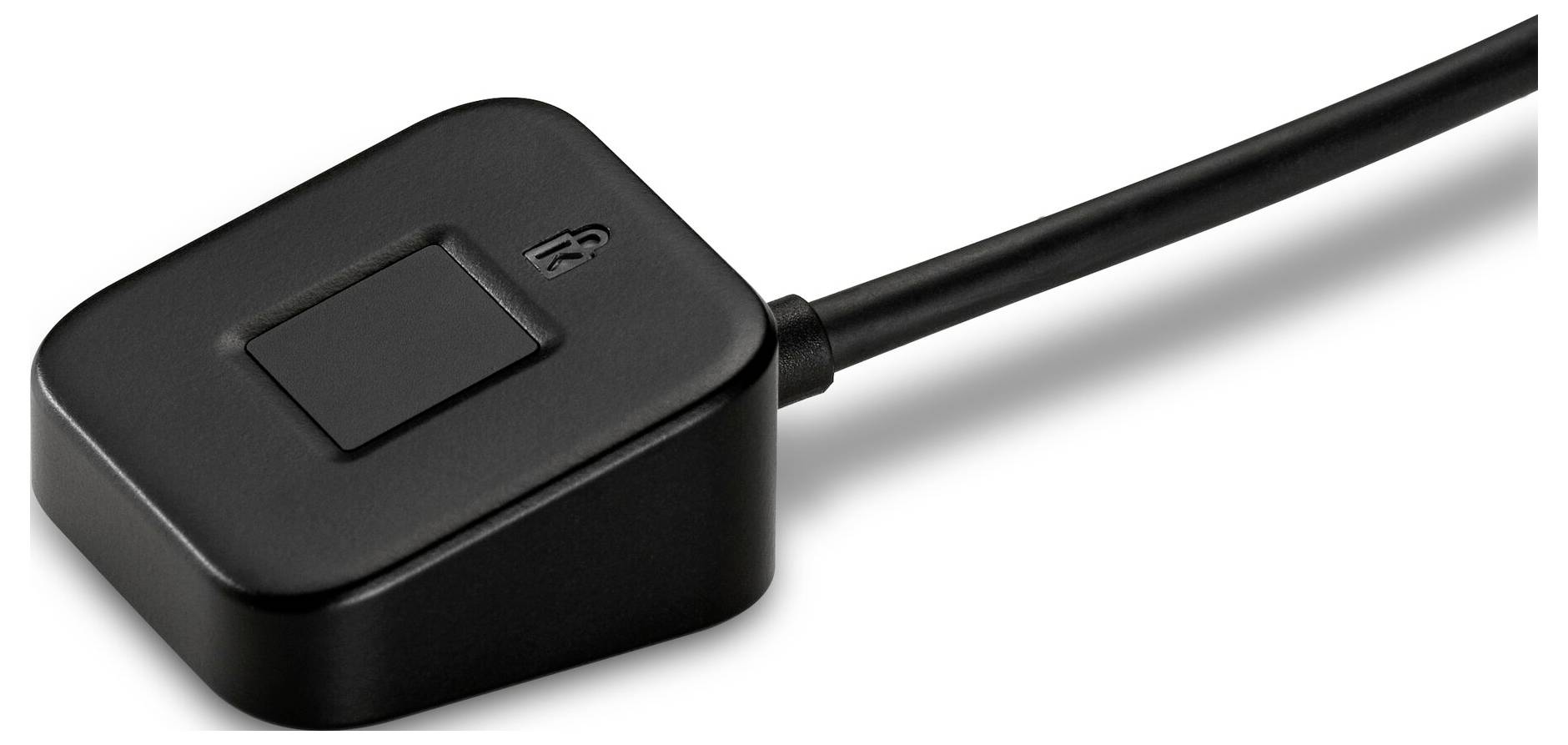 Černý drátěný USB nožní spínač s jedním obdélníkovým tlačítkem na bělavém pozadí.