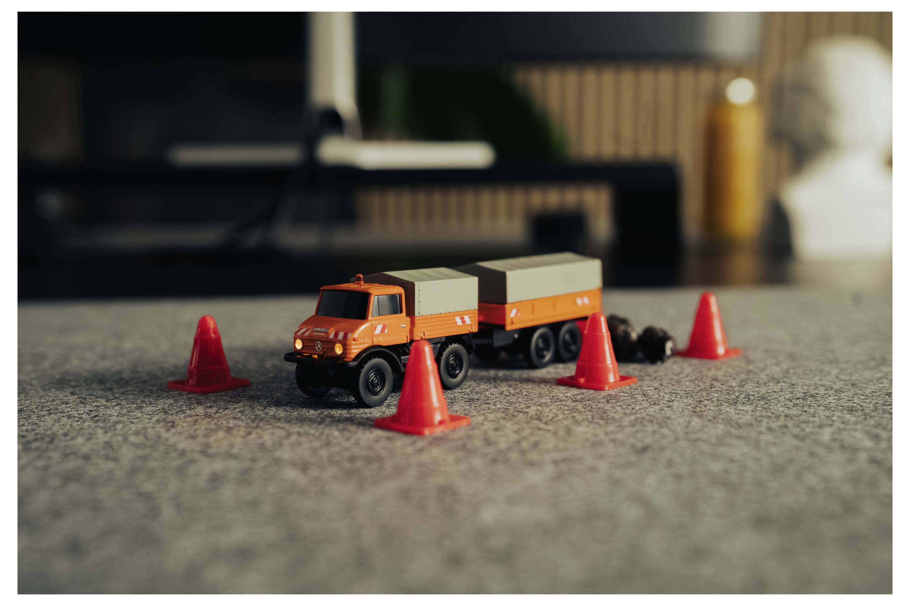 Carson Modellsport 500504177 1:87 RC model auta elektrický silniční model zadní 2WD (4x2) vč. akumulátorů, nabíječky a b-5