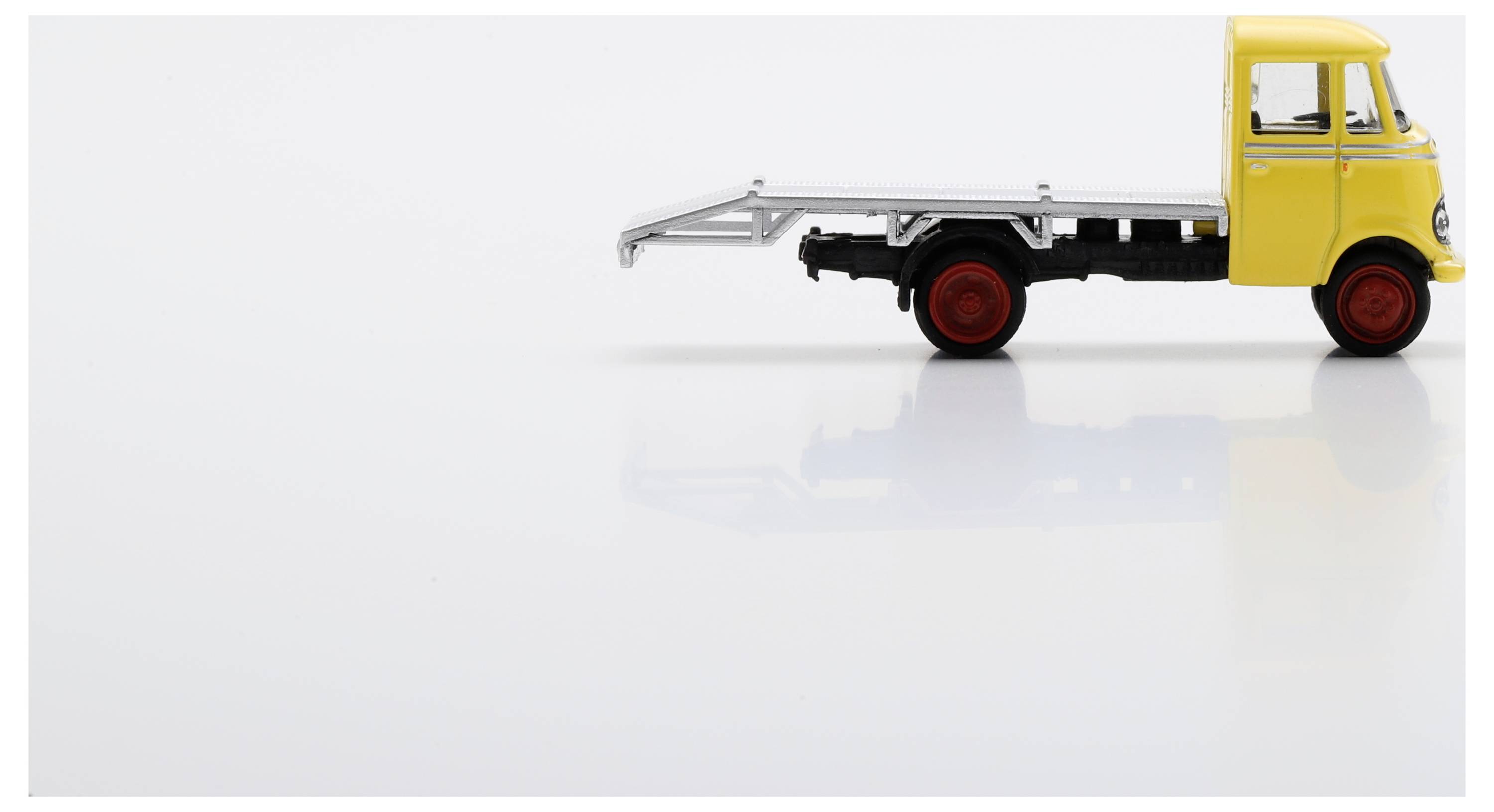Schuco 451870014 H0 model osobního automobilu Mercedes Benz L 319-4