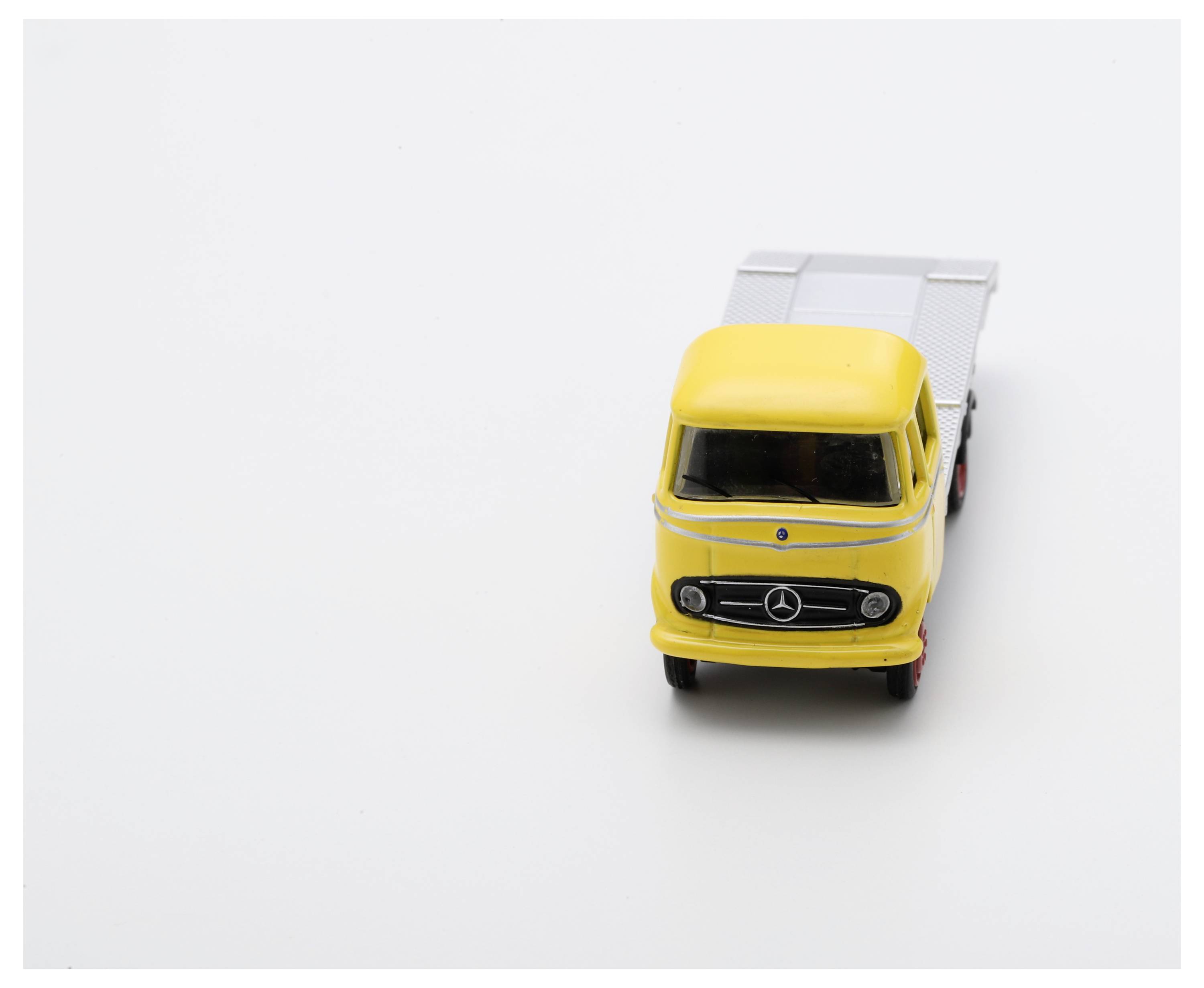 Schuco 451870014 H0 model osobního automobilu Mercedes Benz L 319-5