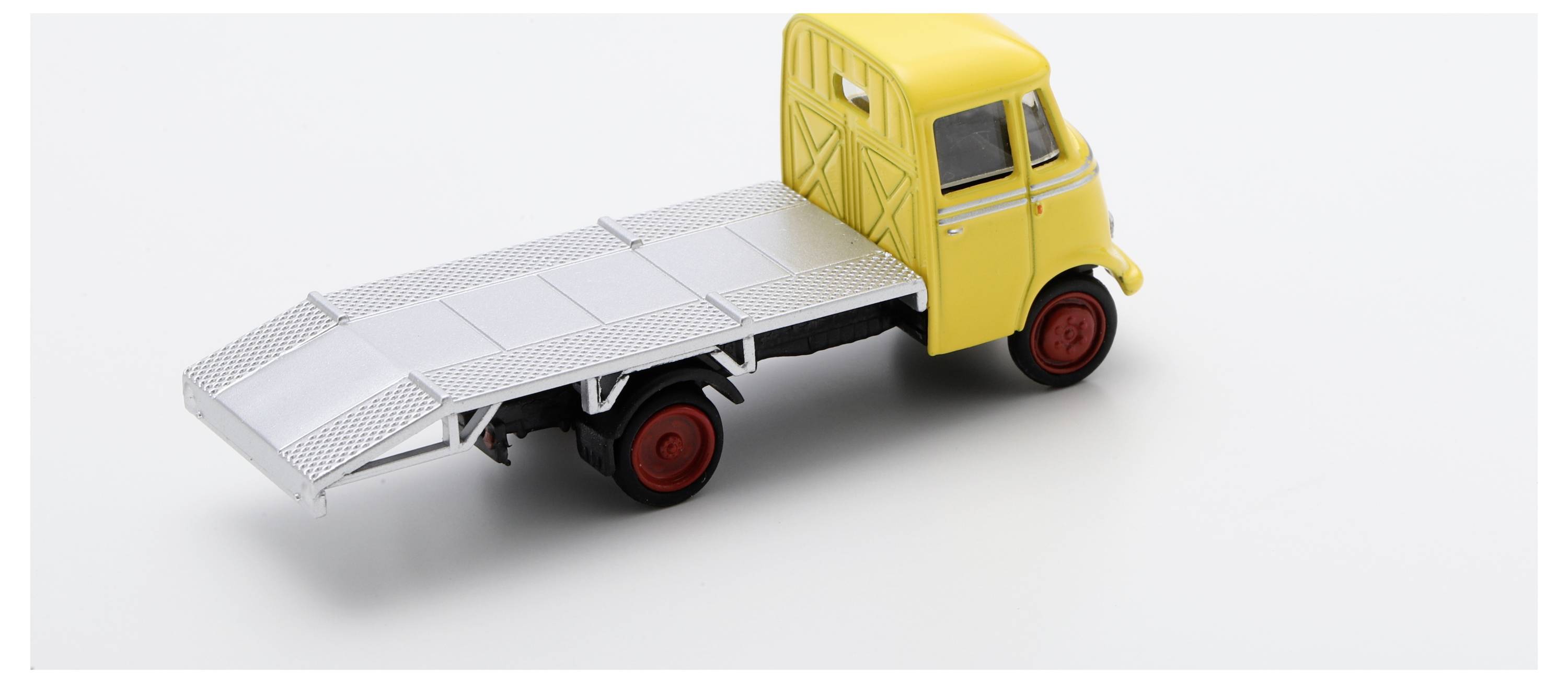 Schuco 451870014 H0 model osobního automobilu Mercedes Benz L 319-6