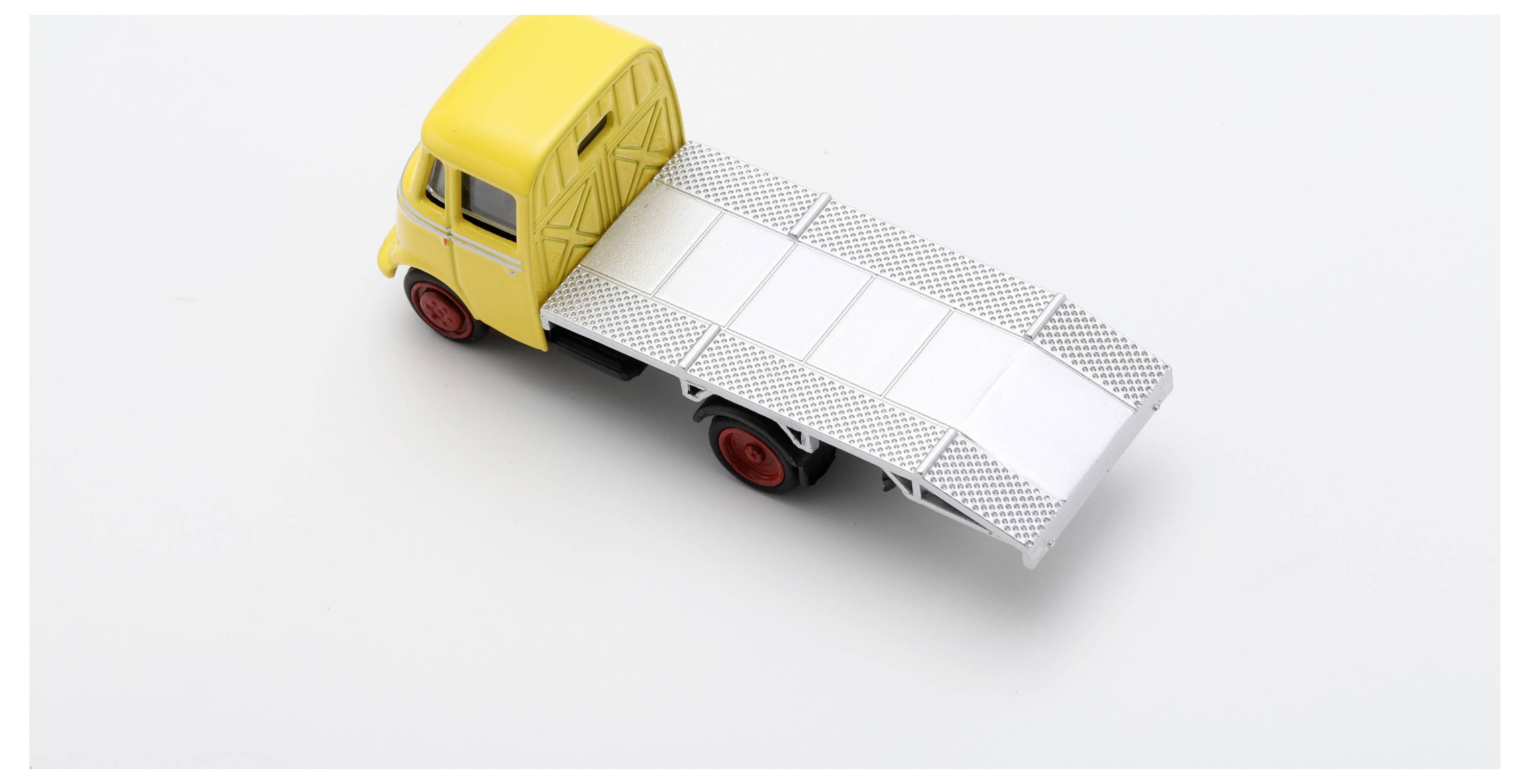 Schuco 451870014 H0 model osobního automobilu Mercedes Benz L 319-7