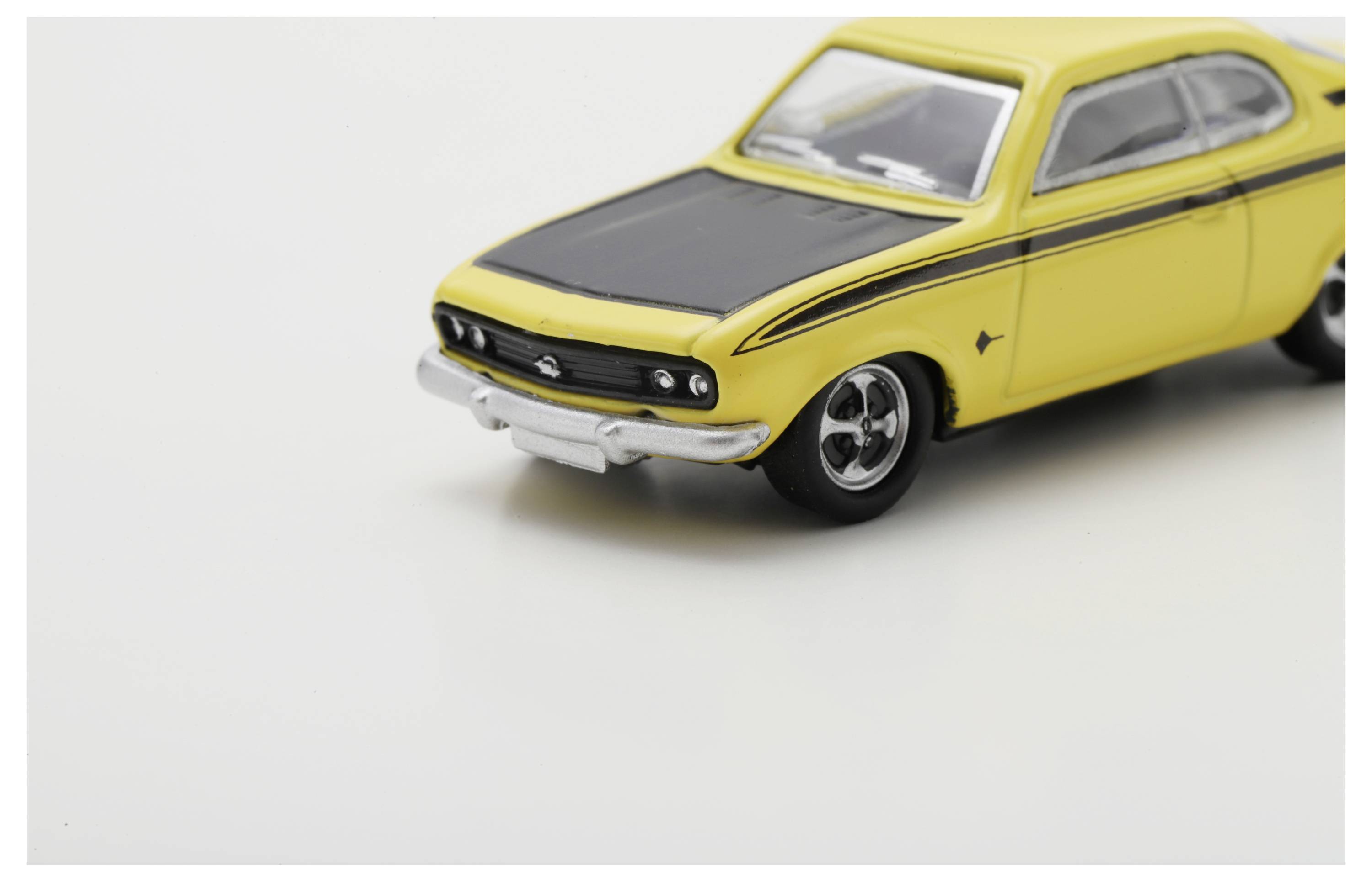 Schuco 451870008 H0 model osobního automobilu Opel Manta-5