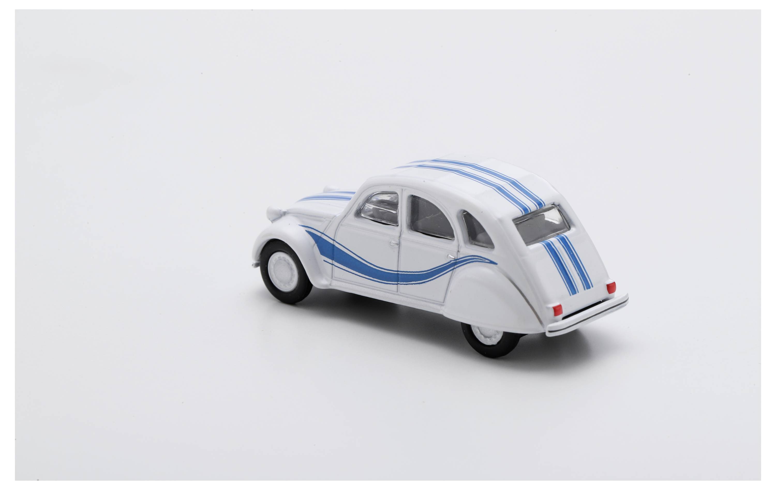 Schuco 451870005 H0 model osobního automobilu Citroën 2 CV-3