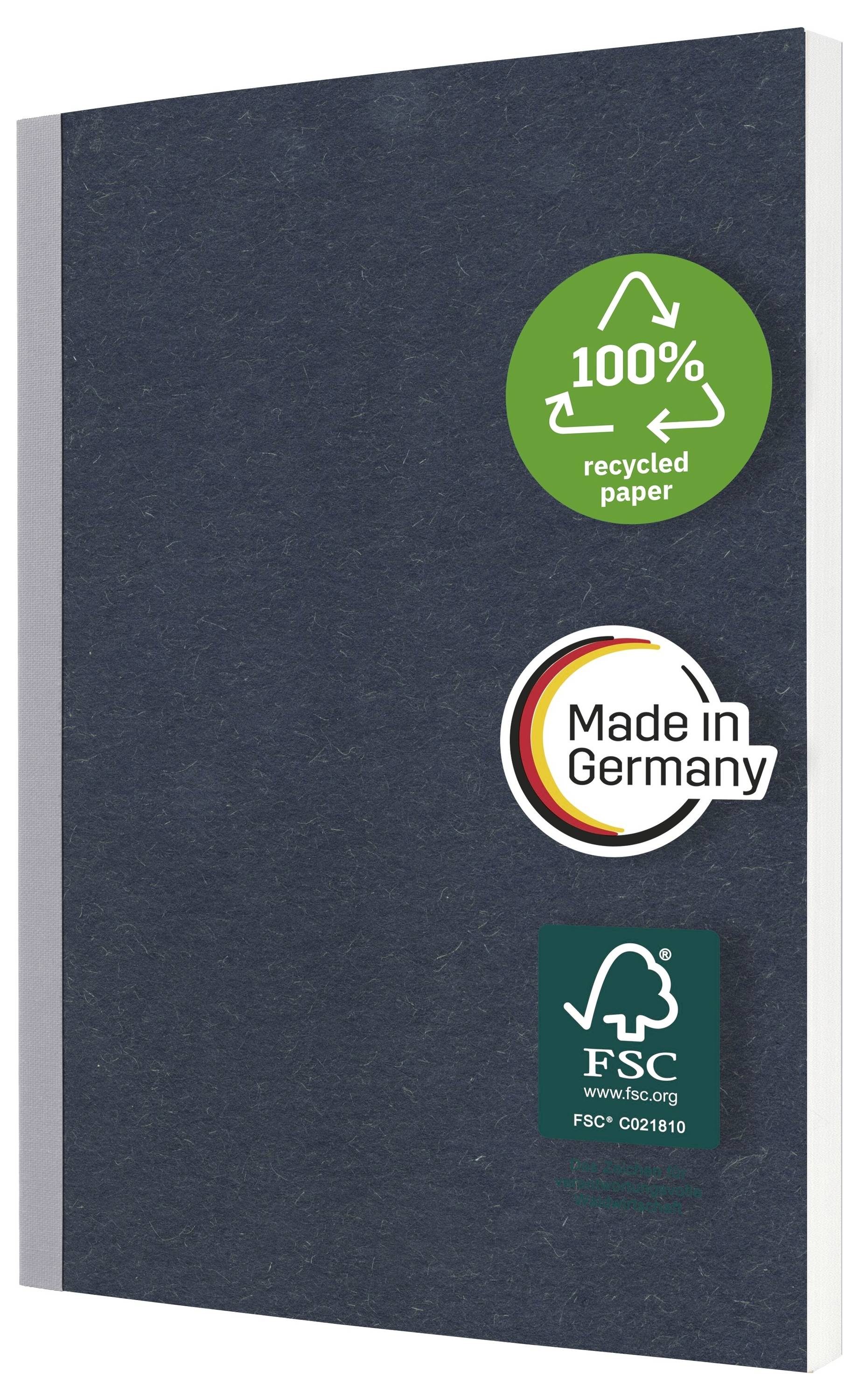 Tmavý pevný obal notebooku nebo pořadače se třemi štítky: „100% recyklovaný papír", „Vyrobeno v Německu" a certifikace FSC.