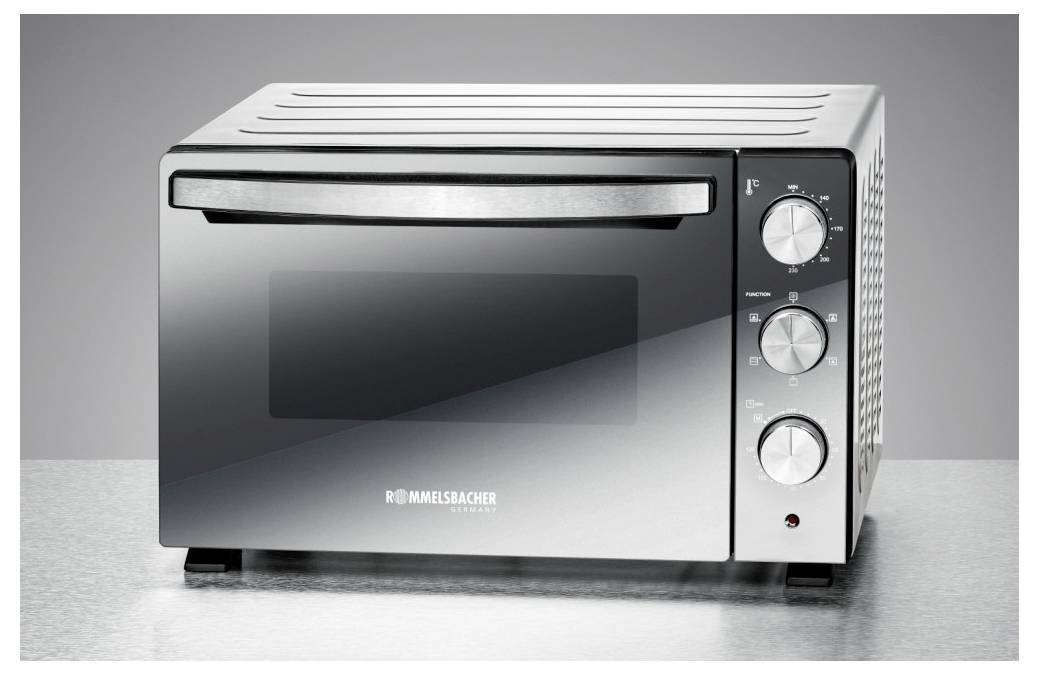 Toastr s konvekcí ze nerezové oceli s přední skleněnou dveřmi a třemi ovládacími otočnými tlačítky na pravé straně.