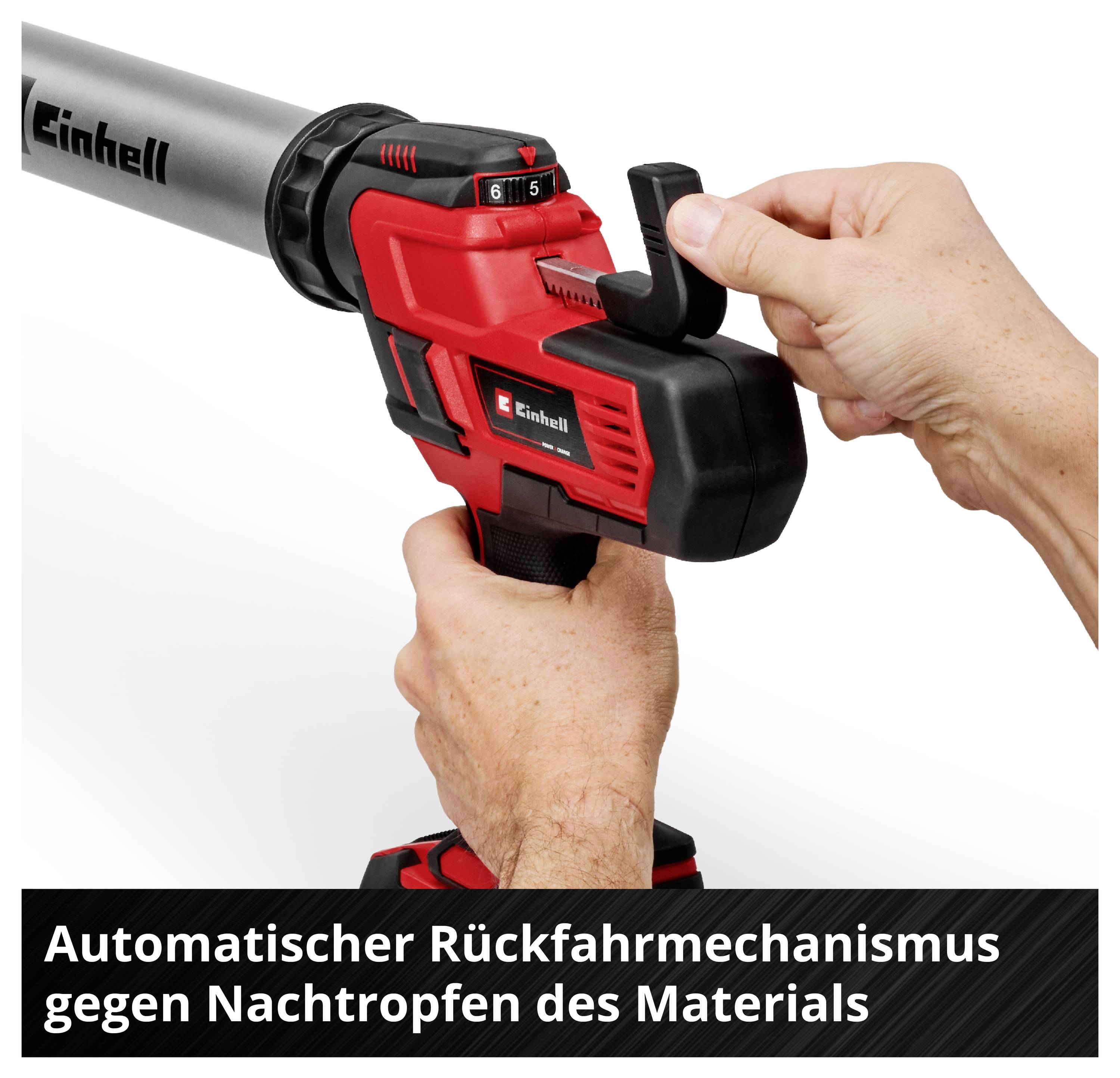 Detailní záběr čistící hadice na baterii s ruční klikou; text: 'Automatický zpětný mechanismus proti odkapávání materiálu'.