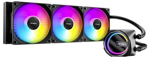 Tři RGB chladicí ventilátory Antec s kapalinou připojené k odpovídajícímu čerpadlu, zobrazené jako vestavěný chladič procesoru počítače se vším potřebným.