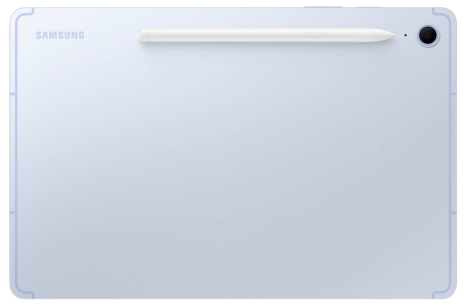 Zadní strana stříbrného tabletu Samsung se zadní kamerou a stylusem ukotvením podél horní hrany.