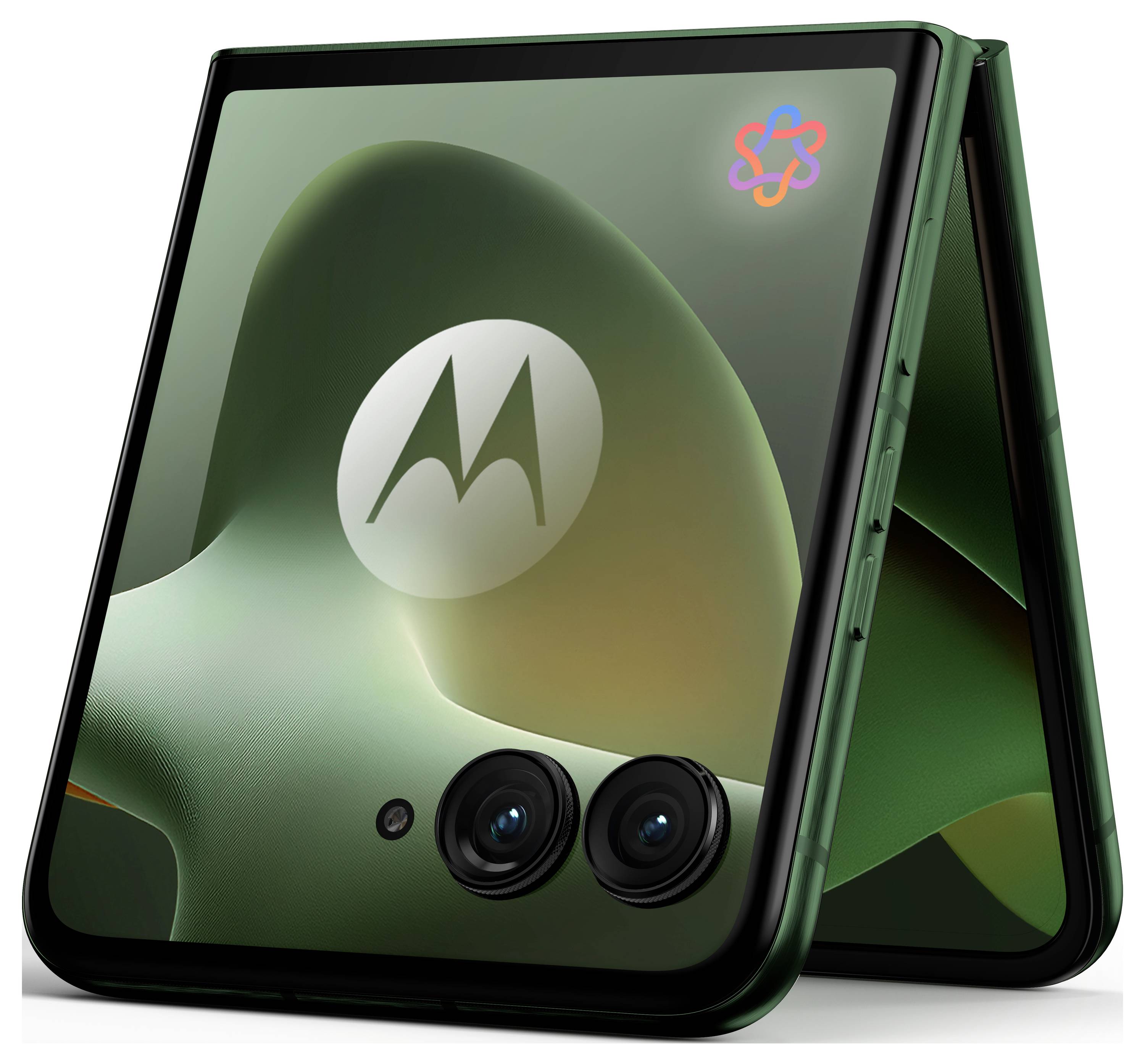 Zelený skládací smartphone Motorola zobrazený otevřený v úhlu s duálními zadními kamerami a logem Motorola na displeji.