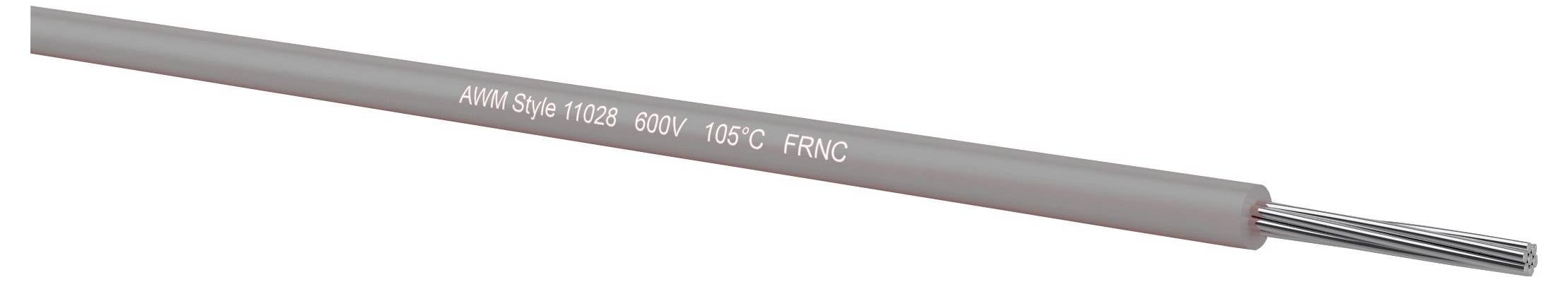 Zblízka na šedý izolovaný elektrický kabel s exponovanými stříbrnými vlákny, označený "AWM Style 11028 600V 105°C FRNC".