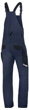 Tmavě modré zateplené kalhoty s laclem, tečkami na ramenou, přední kapsou a reflexními prvky na kotníku, zobrazené na bílém pozadí.