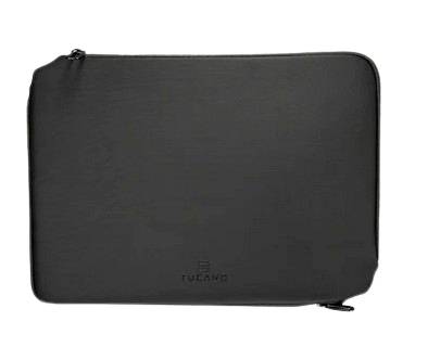 Černý neoprénový obal na notebook Tucano se zipem a zaoblenými rohy, zobrazený na bílém pozadí.
