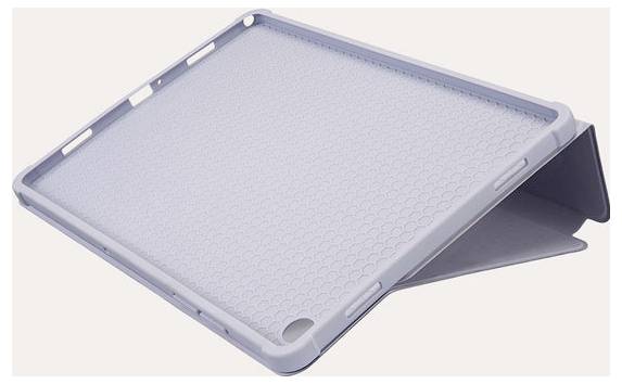 Světle šedý pouzdro na tablet s vestavěným skládacím stojanem, zobrazeno otevřené v orientaci na šířku.