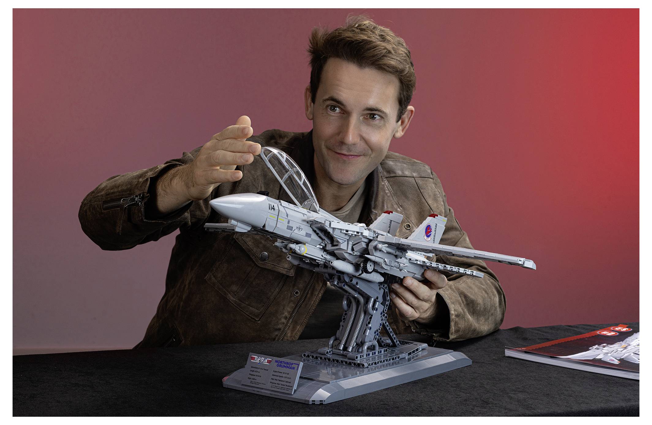 Revell 00963 Maverick's F-14A Tomcat "Top Gun" - Brick System Stavebnice 1:32-15