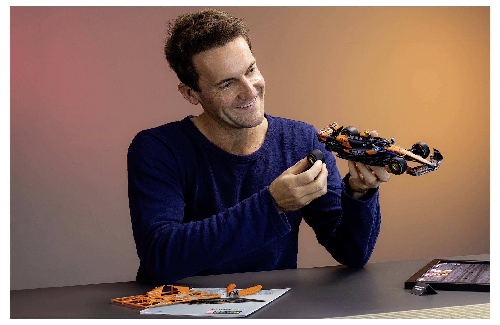 Revell 07748 "McLaren MCL39" - Click System model auta, stavebnice 1:20-27