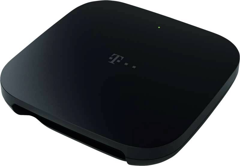 Černý bezdrátový router T-Mobile se malou zelenou stavovou indikátorkou na bílém pozadí.