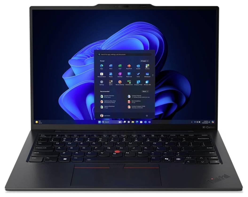 Otevřený laptop Lenovo ThinkPad zobrazující nabídku Start systému Windows 11 na modrém abstraktním pozadí.