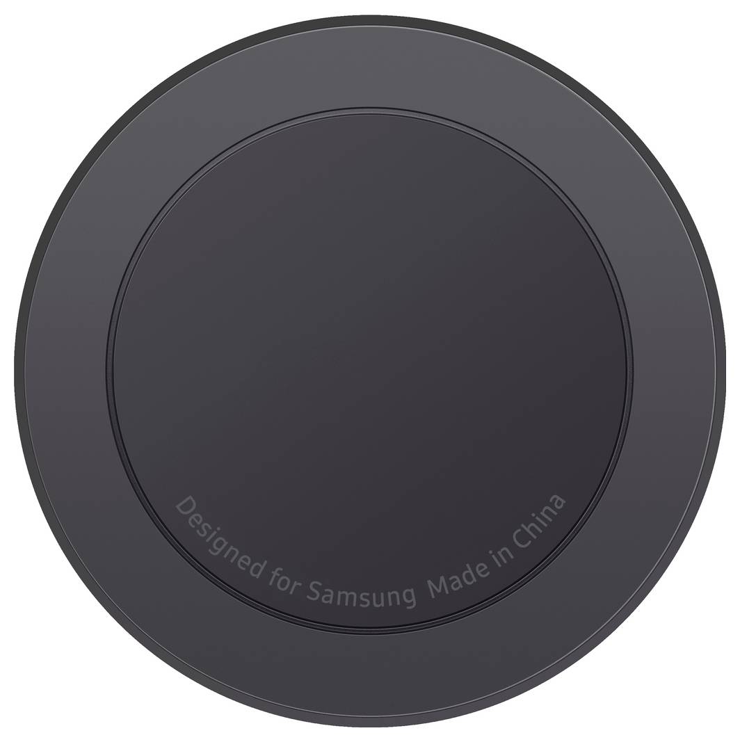 Kulatá černá bezdrátová nabíjecí podložka s slabým textem "Designed for Samsung Made in China" (Navrženo pro Samsung Vyrobeno v Číně) na přední straně
