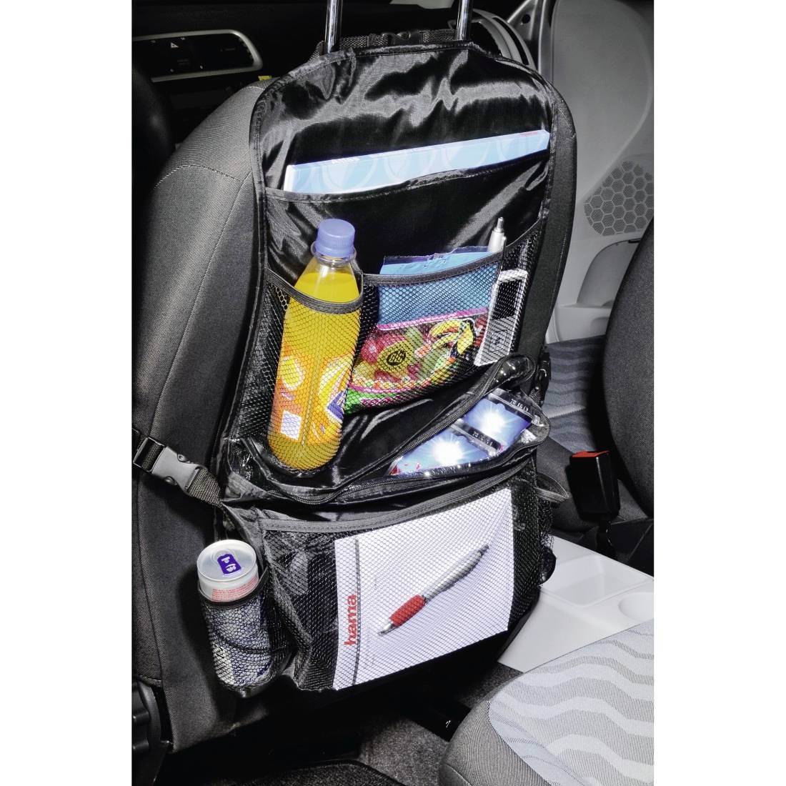 Organizér sedadla automobilu visící na předním sedadle, держící lahev s pitím, občerstvení, papíry a pero pro skladování v automobilu.